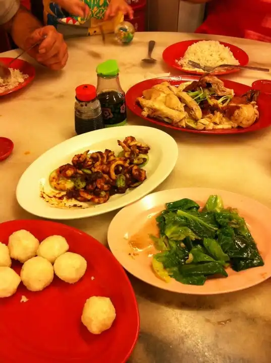 Ee Ji Ban Chicken Rice Ball Food Photo 2