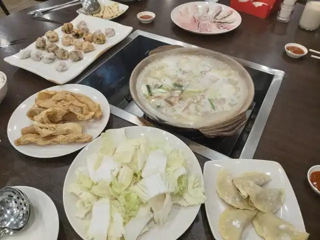 Sawara Steamboat & Claypot Fish Head Food Photo 6