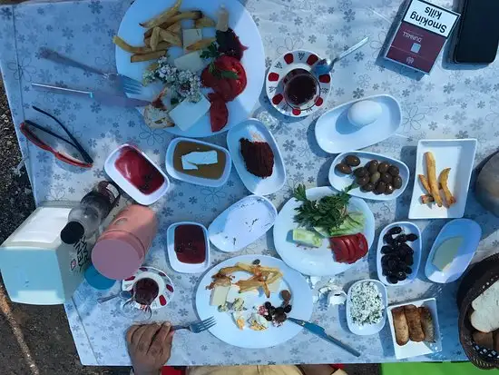 İnadına Türkü Fasıl'nin yemek ve ambiyans fotoğrafları 2