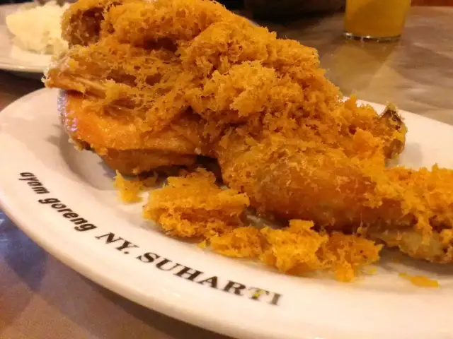 Gambar Makanan AyamGorengNy.Suharti 7