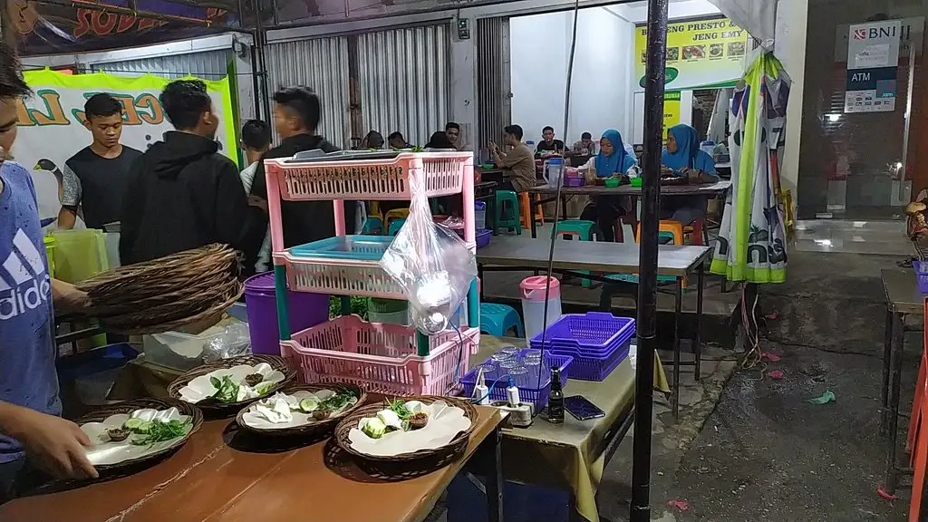 Pecel Lele & Bandeng Presto Jeng Emy