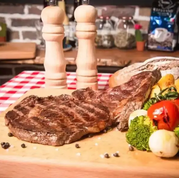 EAST N BULL STEAK HOUSE'nin yemek ve ambiyans fotoğrafları 27