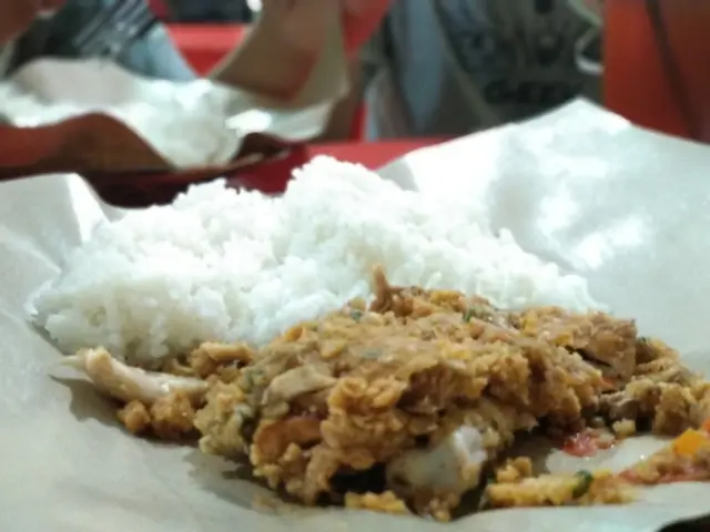 Gambar Makanan Ayam Geprek Bebas 8