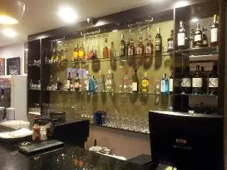 Hourplace Hartamas Restaurant & Bar