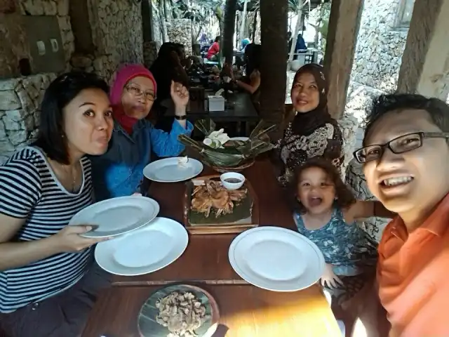 Gambar Makanan Rumah Pohon Resto Sewon 8