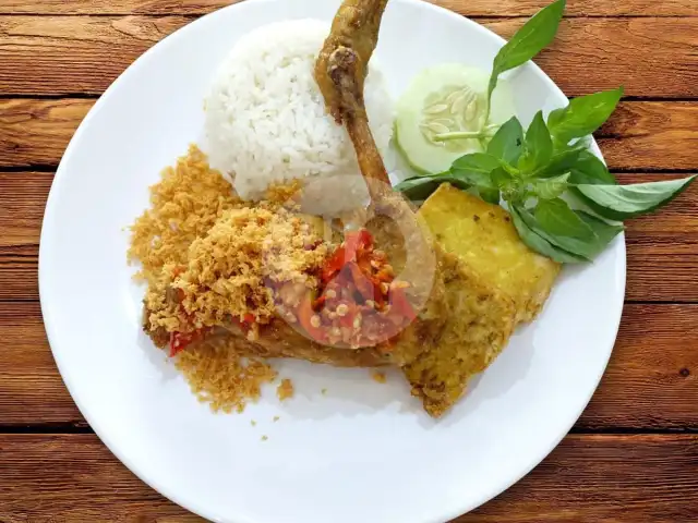 Gambar Makanan Ayam Goreng Warung Megarasa Muda Mudi, Landak Baru 7