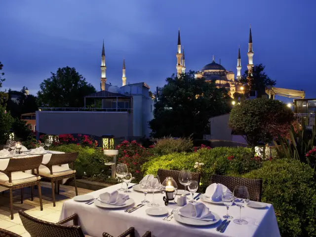 Mosaic Terrace - Eresin Hotels Sultanahmet Boutique Hotel'nin yemek ve ambiyans fotoğrafları 4
