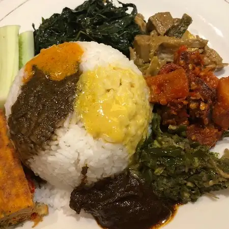 Gambar Makanan Padang Merdeka 10