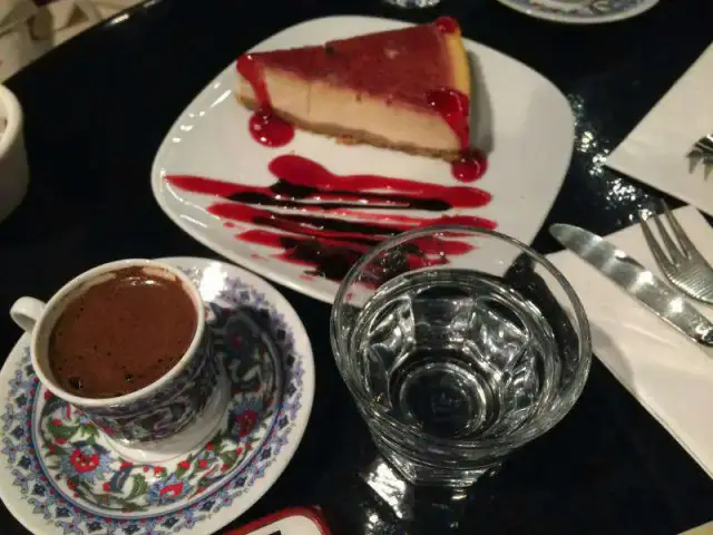 Mephisto Kitabevi & Cafe - Beyoğlu'nin yemek ve ambiyans fotoğrafları 74