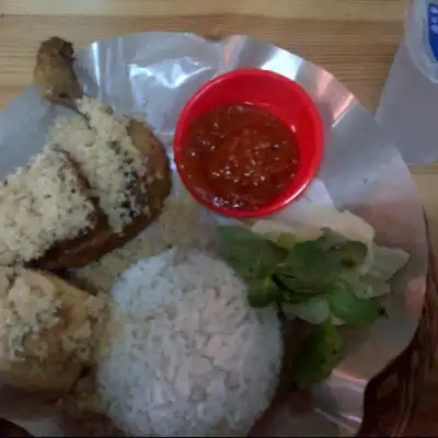 Ayam Penyet Pandanayu