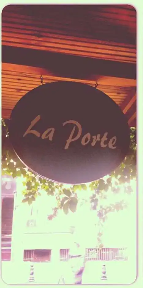 La Porte Cafe'nin yemek ve ambiyans fotoğrafları 17