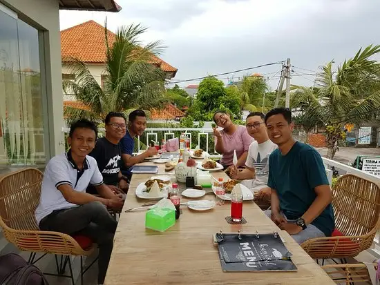 Gambar Makanan Ayam Kendeel Resto 4