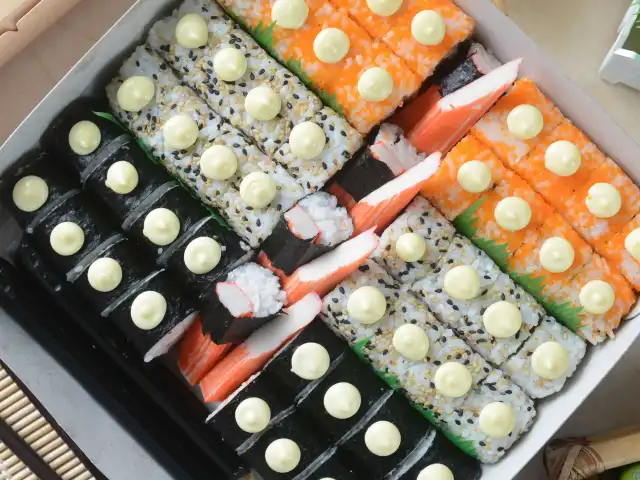 Kanzen Sushi Roll - Villamor Food Photo 1