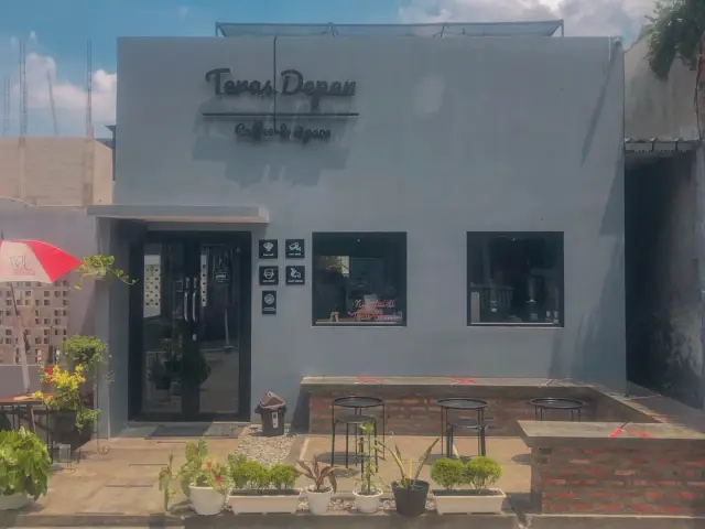 Teras Depan Coffee & Space