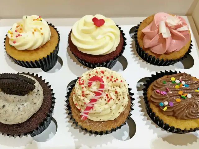 Gambar Makanan Twelve Cupcakes 9