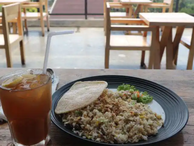 Gambar Makanan Ludwick Café 15