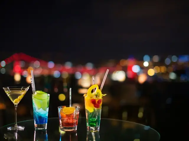 Summit Bar and Terrace - Conrad İstanbul Bosphorus'nin yemek ve ambiyans fotoğrafları 2