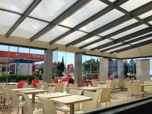 McDonald&apos;s'nin yemek ve ambiyans fotoğrafları 3