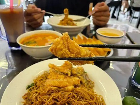 Nur Dapur Tom Yam & Nasi Katok