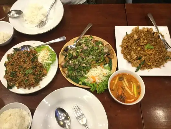 Gambar Makanan Larb Thai Cuisine 3