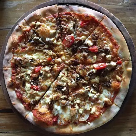 Gambar Makanan Tomato Pizza Ubud 20