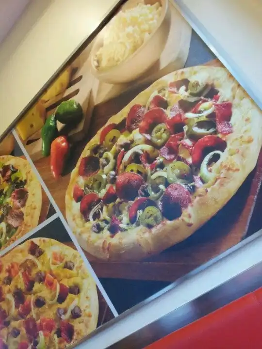 Gambar Makanan Domino Pizza 15
