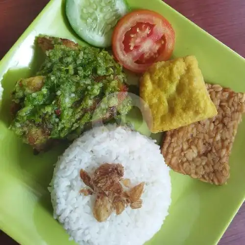 Gambar Makanan Ayam Penyet Sambel Ijo Den Sinyoh, Sukajadi 1