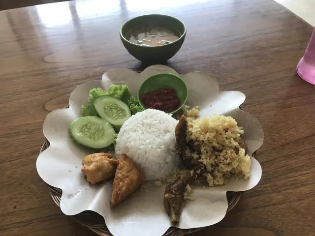 Gambar Makanan AyamTulangLunakKeratonan 5