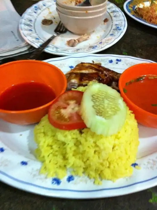 Nasi Ayam Periuk Besar Food Photo 3
