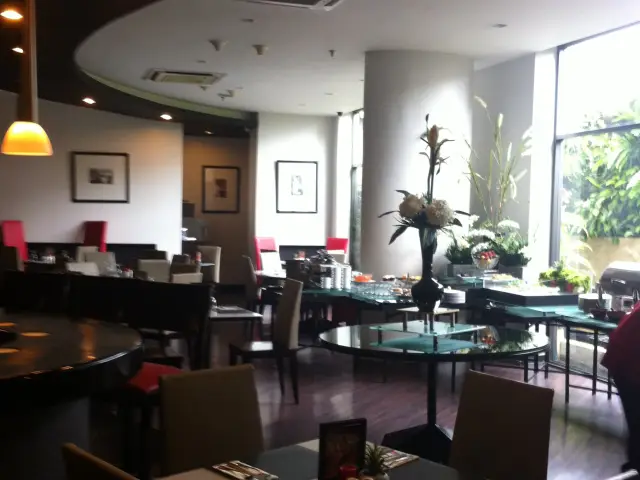 Gambar Makanan La Table - Ibis Jakarta Arcadia Hotel 10