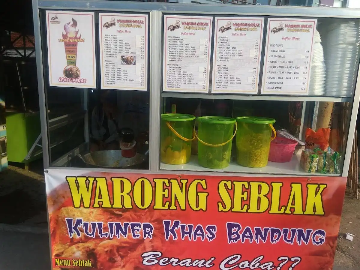 Rumah makan sate dan sop bunda ema