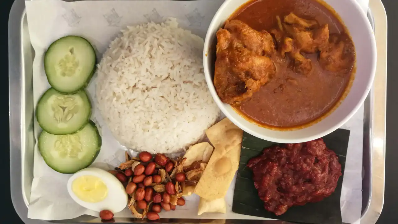 Sarapan Nasi Lemak Berlauk Remaja Purba Lbj