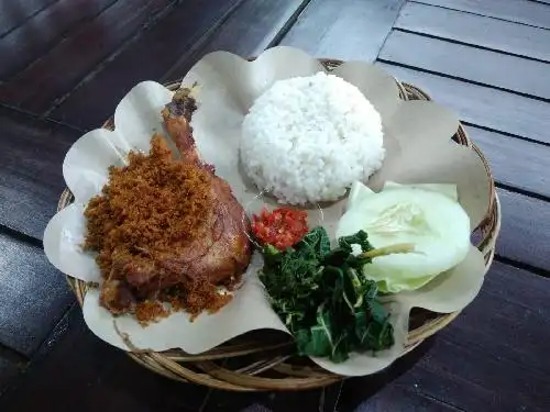 Bebek Goreng Pasar Gede Cab Sumber