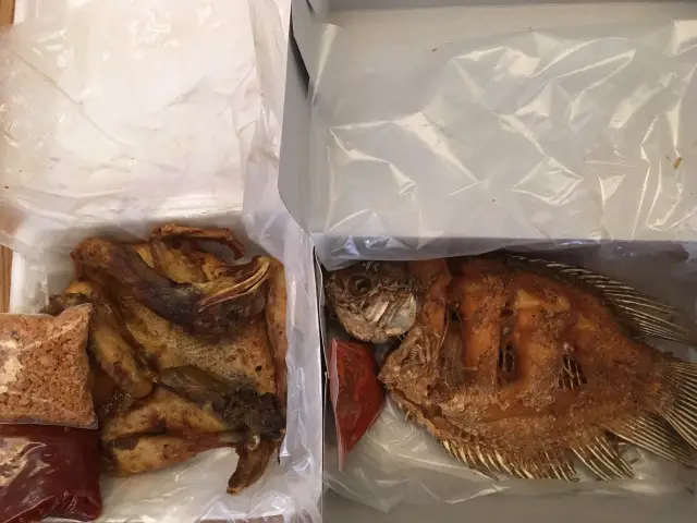 Gambar Makanan Ayam Goreng & Ikan Bakar Bu Cokro 3
