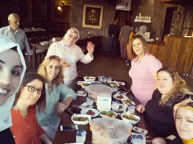 Erguvan Bursa Kebabı & Aile Çay Bahçesi'nin yemek ve ambiyans fotoğrafları 8