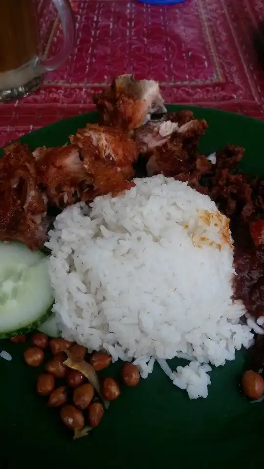 Nasi Lemak Kukus Ayam Goreng Halia Hulu Langat Food Photo 13