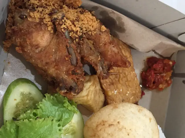 Gambar Makanan Ayam Goreng Nusantara 15