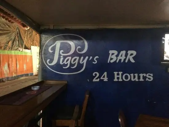 Gambar Makanan Piggy's Bar and Cafe 8