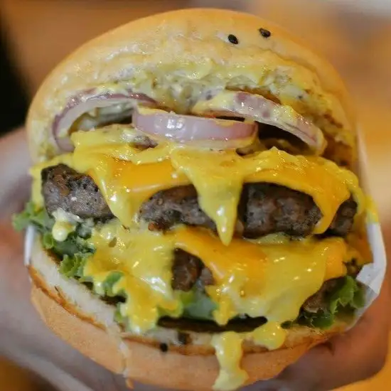 Naked Burger Cafe