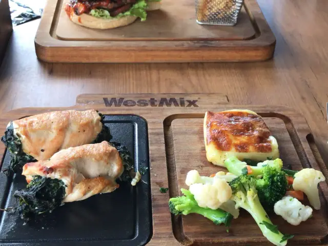 WestMix Cafe & Restaurant'nin yemek ve ambiyans fotoğrafları 1