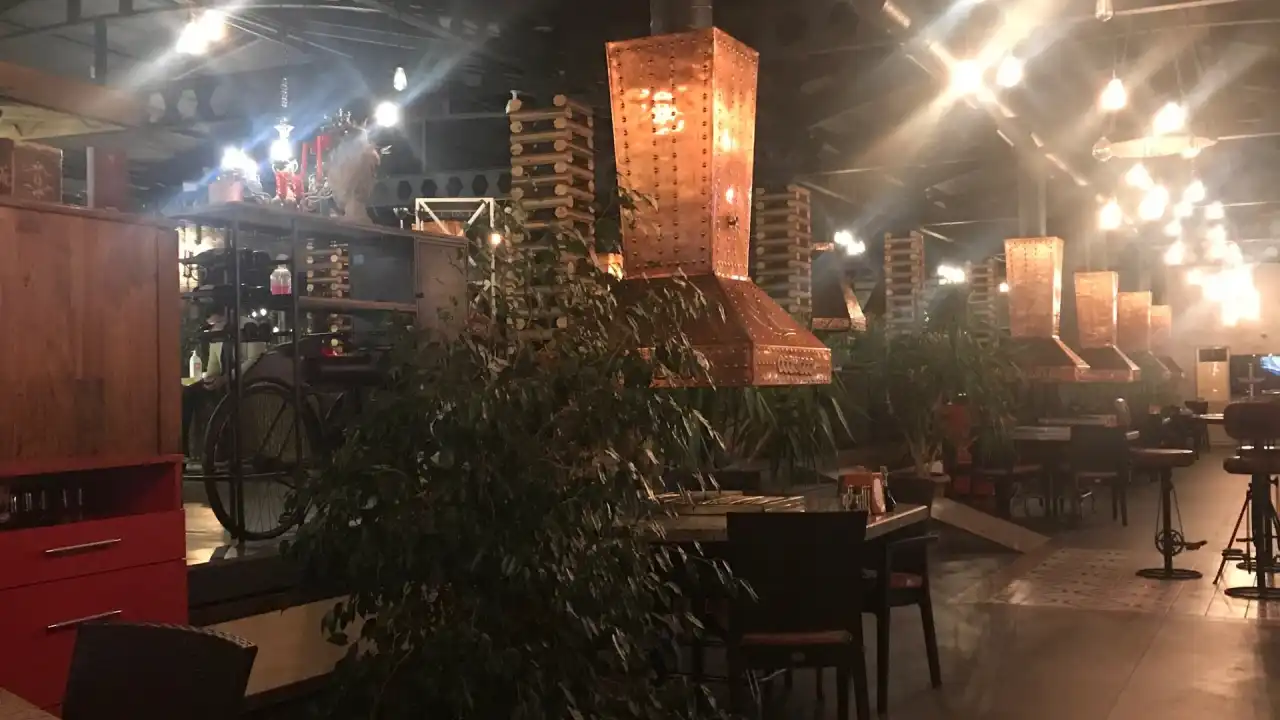 Tropicano Mangalbaşı Cafe & Bar