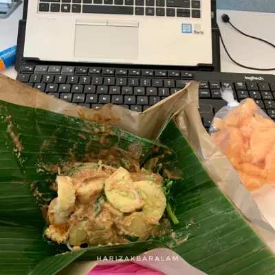 Gado - Gado dan Ketoprak Bu Tika