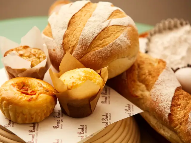 Bread Basket and Pastries - Manduriao