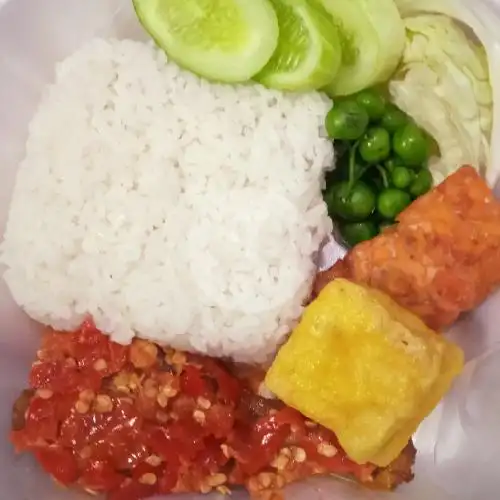 Gambar Makanan Ayam Geprek / Nasi Timbel Humairahiffza Food, Jl. Sunan Kalijaga Blok D 42 10