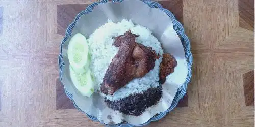 Nasi BeBek Pedas Khas Madura Ayam Goreng Bebek Goreng  Esteh Es Jeruk Cak Radit