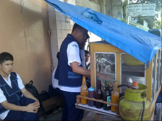 Bakso Gerobak Kuning (SMA Zion)