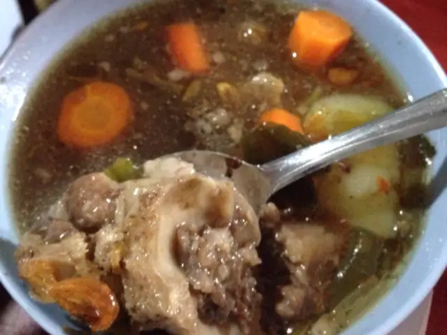 Gambar Makanan Sop Buntut Ibu Henny 2