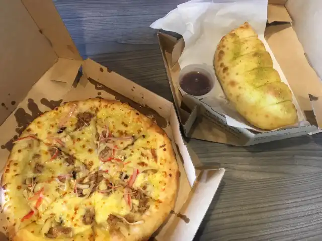 Domino's Pizza Food Photo 9