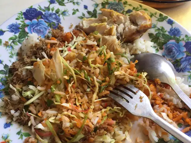 Kak Zah Nasi Kerabu-belimbing Food Photo 5