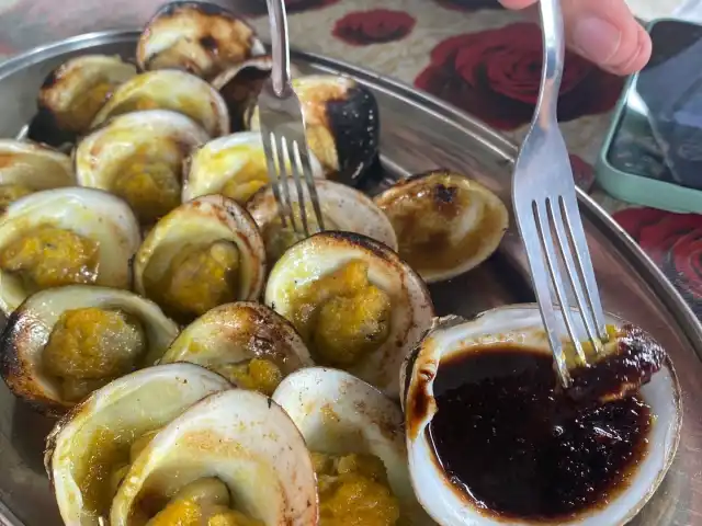 Gerai Kak Tini Kelapa Dan Panggang Lokan Food Photo 2